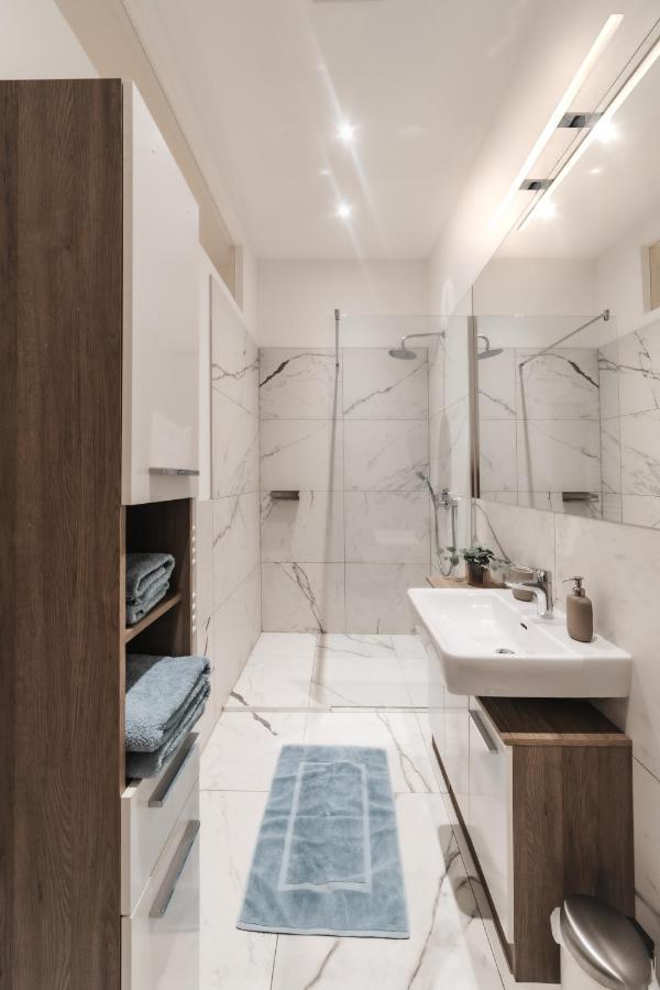 Cozy Apartment, 2 Private Terraces, 8 Min To City Center Viena Exterior foto